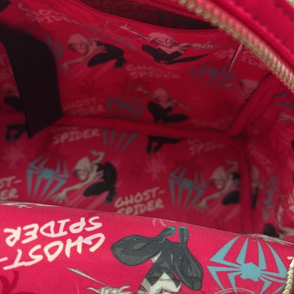 🆕 Loungefly Spider Gwen Cosplay Sequin Marvel Mini Backpack 🎒 - Picture 5 of 10